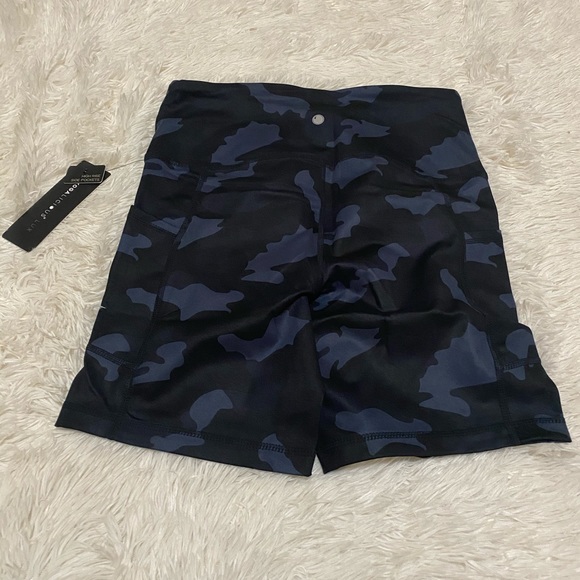 Yogalicious High waist bike shorts navy camo NWT - Picture 9 of 11